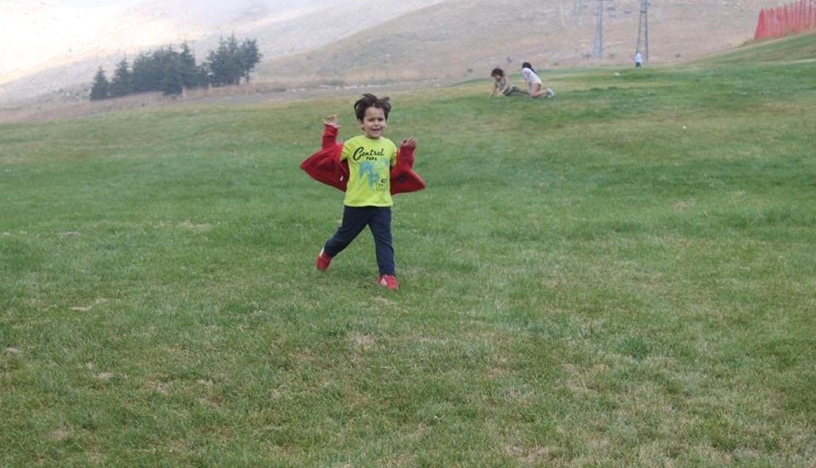 ريكاردو كرم يطلب شفاعة القديس شربل من أجل ابنه