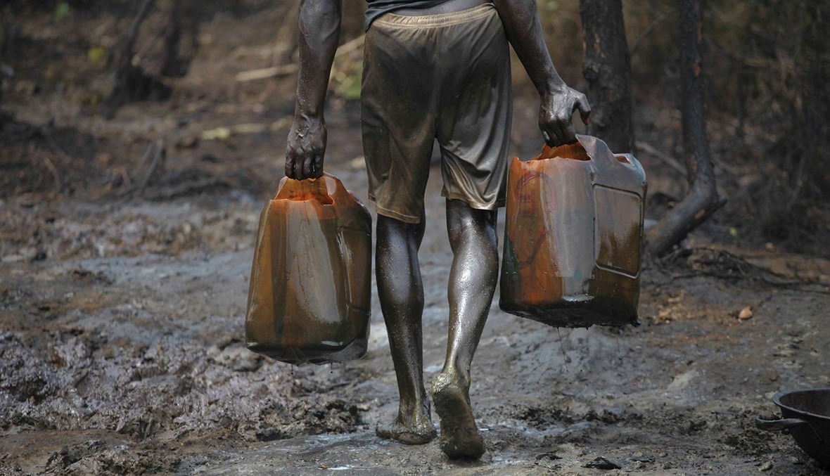 عمال النفط في نيجيريا يعلقون الإضراب مع وعود بإقرار قانون الصناعة