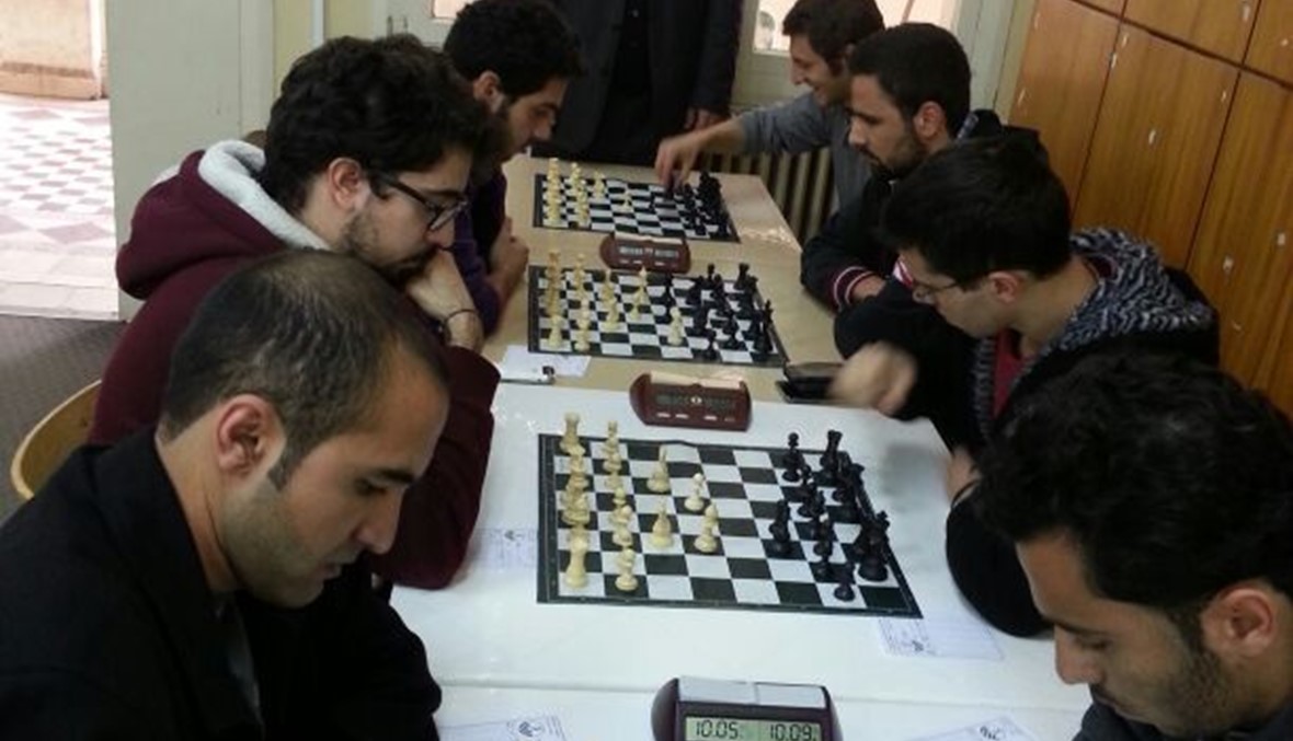"ميني فوتبول" وشطرنج الميلاد في الجامعة اللبنانية