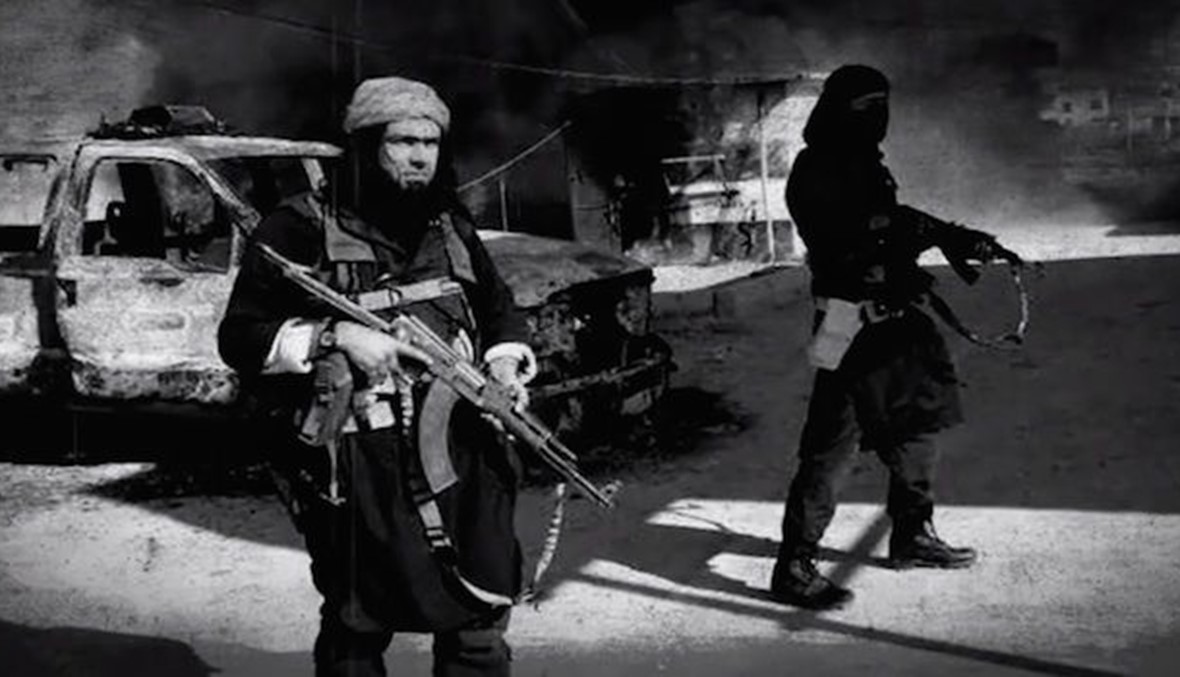 "داعش" يمنع حلق اللِّحى ولبس المحابس لأنها تشبُّه بـ"النصارى"