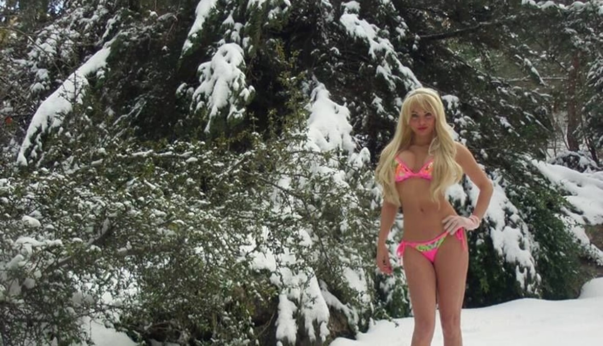 ميريام كلينك بالبيكيني على الثلج..."دعماً لقضية انسانية"!