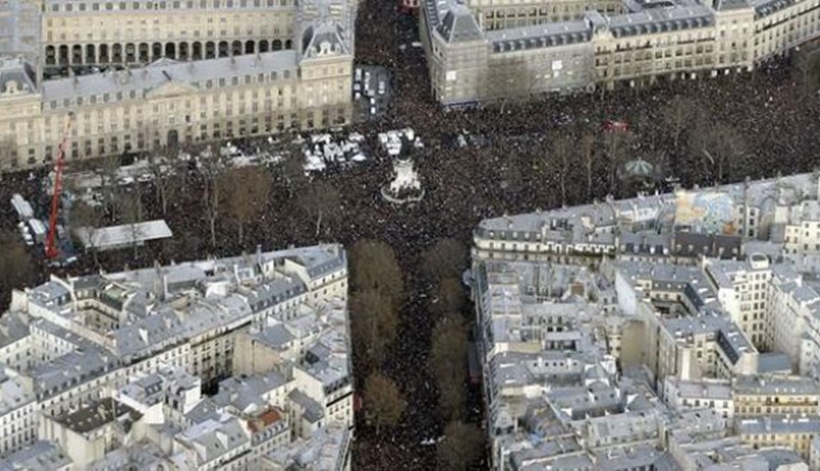 باريس تعلن ان مسيرة الاحد كانت اكبر تظاهرة في تاريخ فرنسا