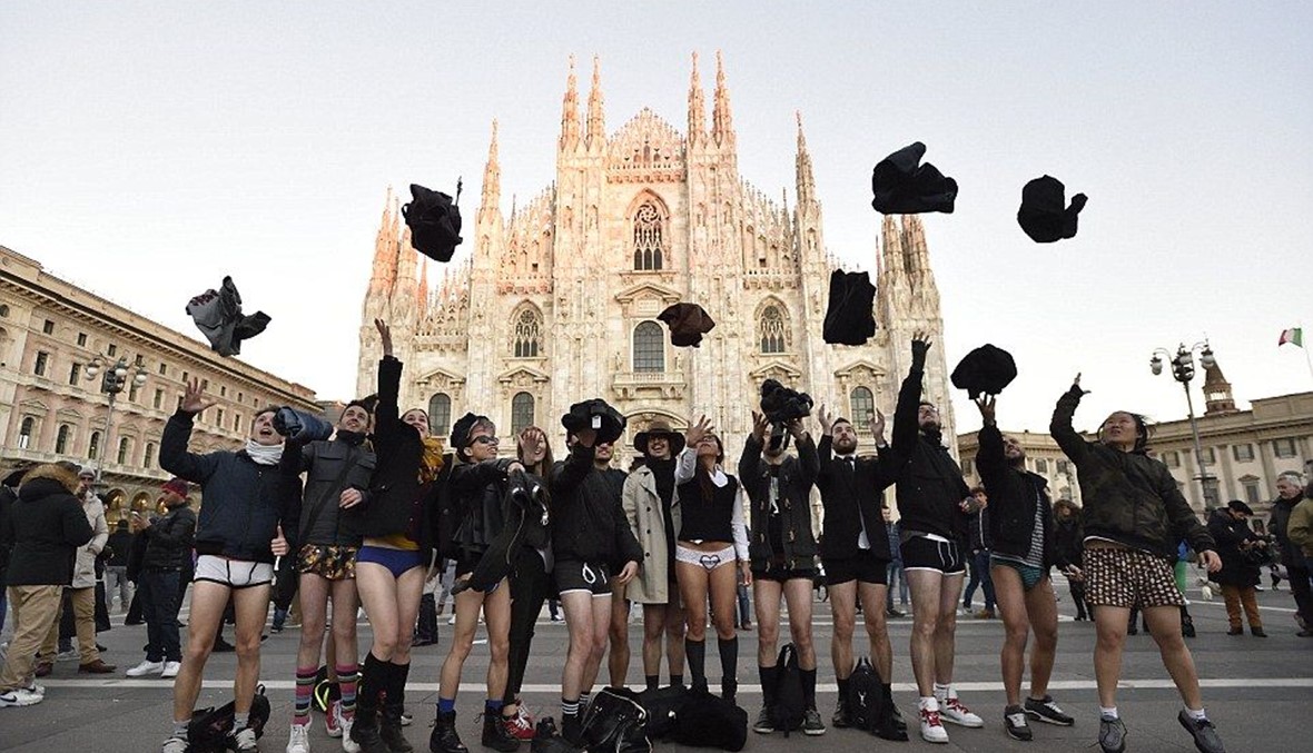 عراة في "المترو"