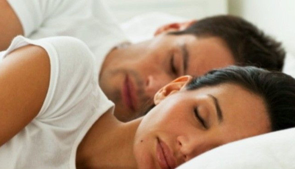 8 نصائح للنوم في سريرٍ مشترك