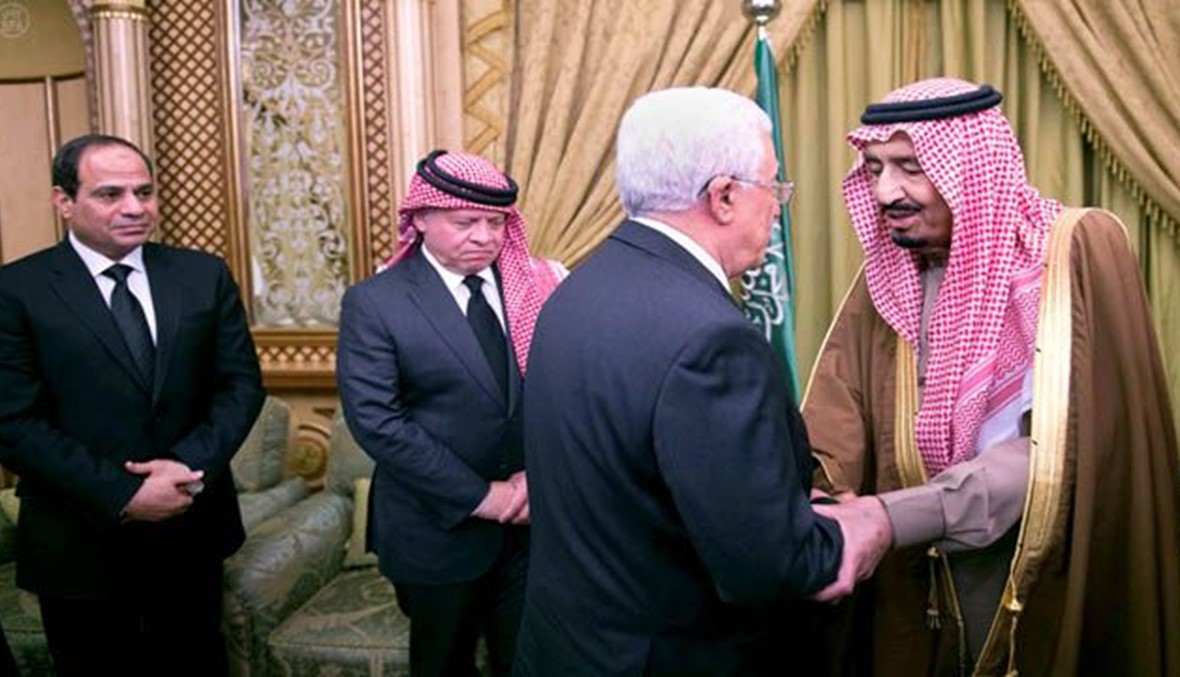 السعوديون يواصلون تقديم البيعة للملك سلمان \r\nأوباما إلى الرياض غداً واستعداد إيراني للتعاون