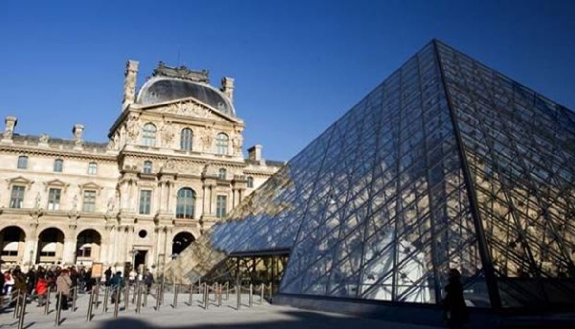 التواصل الاجتماعي يجذب المزيد من السيّاح إلى فرنسا