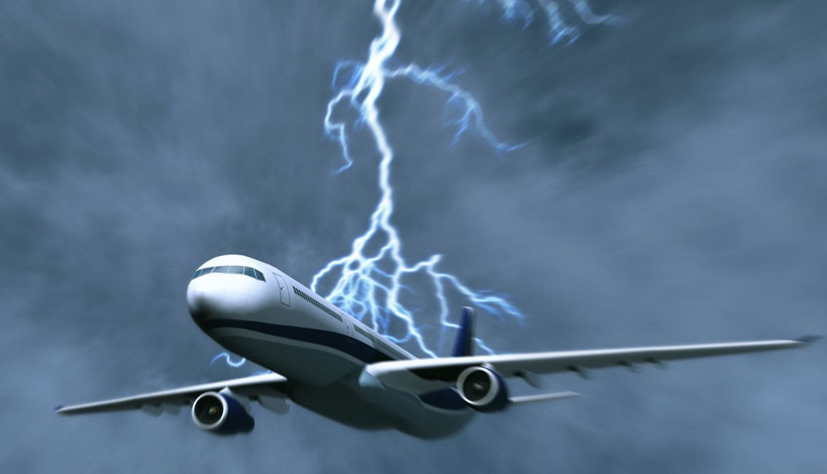 إلغاء الآلاف من الرحلات الجوية عبر الولايات المتحدة قبيل عاصفة ثلجية