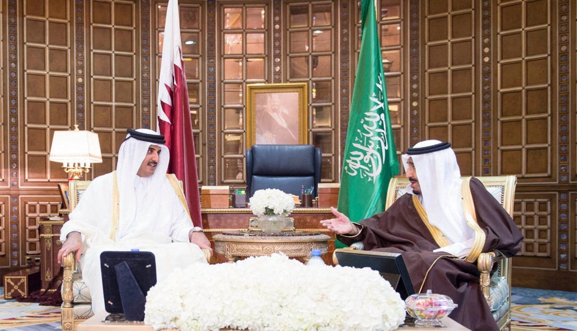 أمير قطر يلتقي الملك سلمان في الرياض