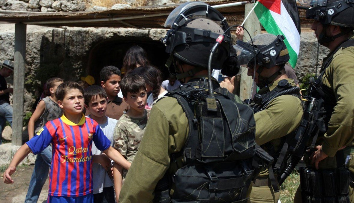 جرح فلسطيني برصاص الجيش الاسرائيلي