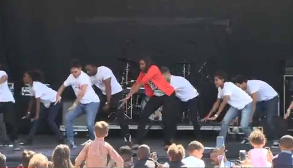 شاهد كيف رقصت ميشال أوباما على "Uptown Funk" (فيديو)