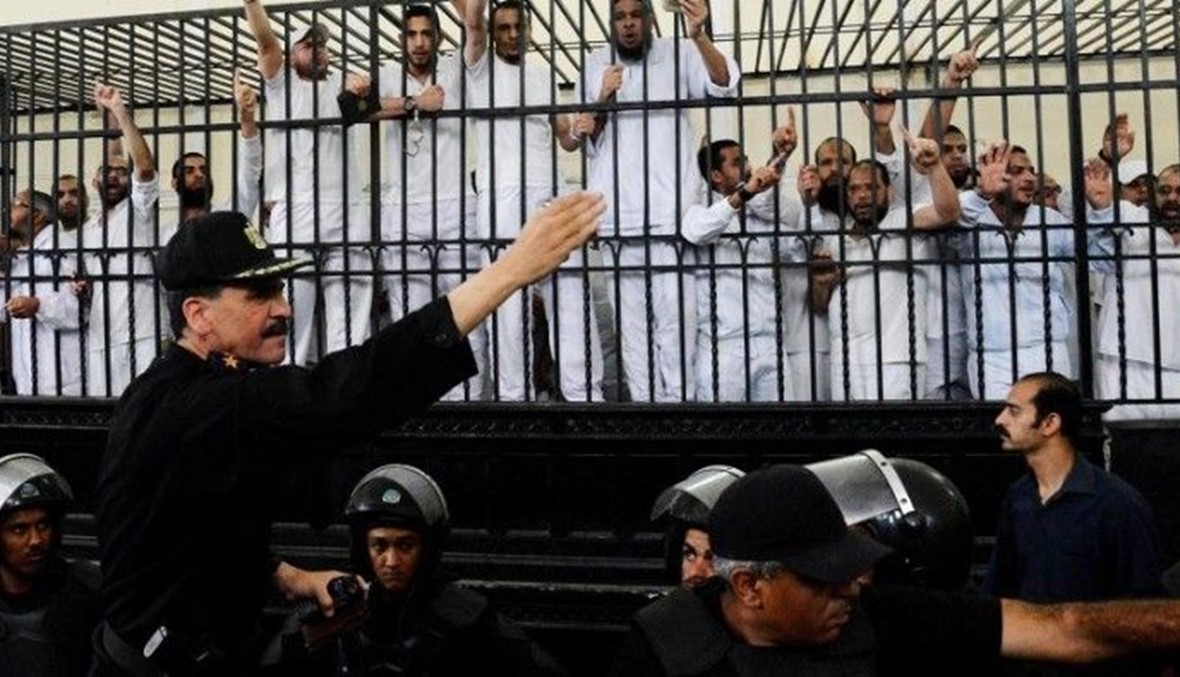 محكمة مصرية تثبت احكام الاعدام على مرشد "الاخوان"