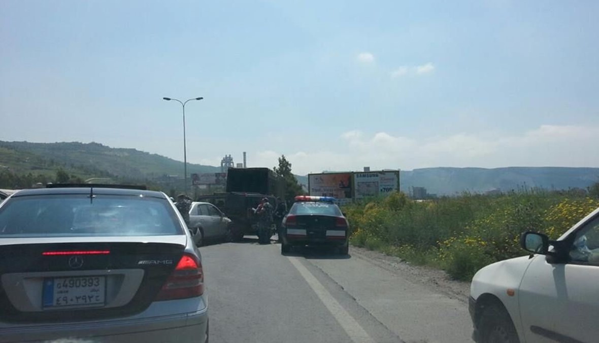 بالصور: حادث سير  بين عدد من السيارات على اوتوستراد شكا