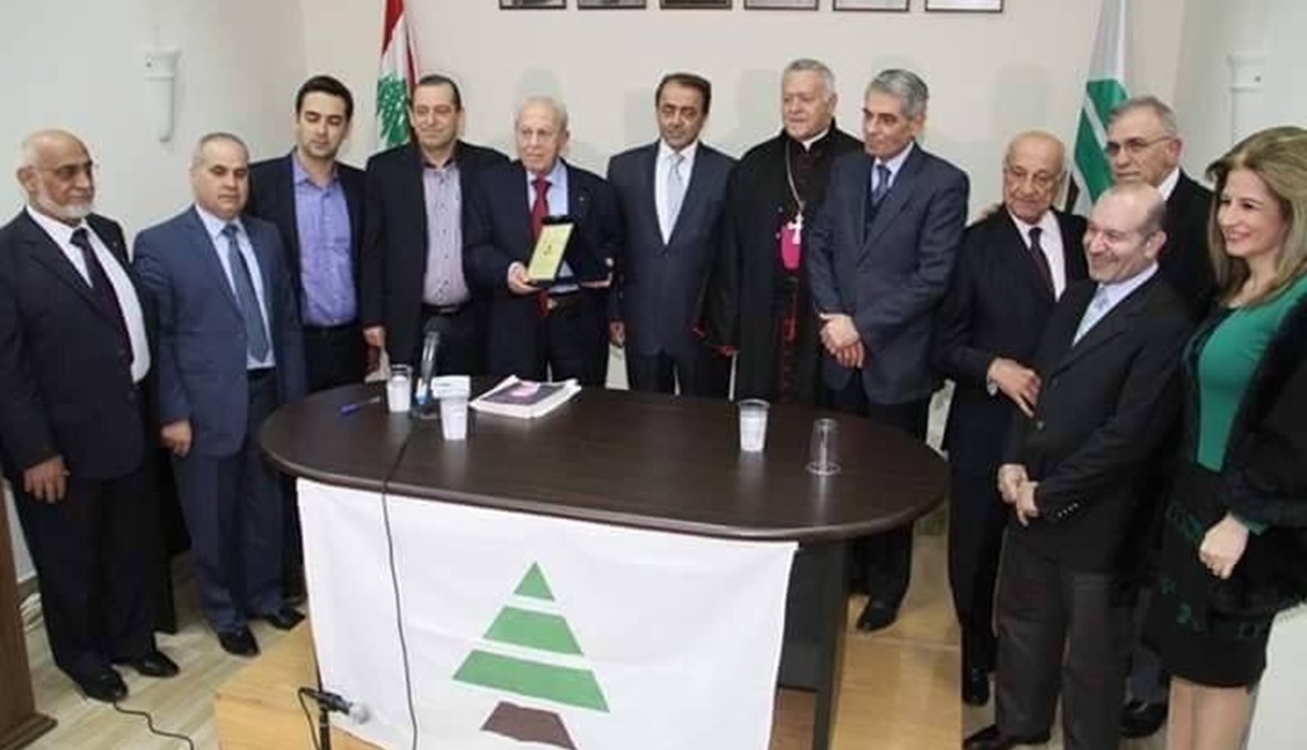 جوزيف ابو خليل يوقع كتابه في قسم كفرعبيدا