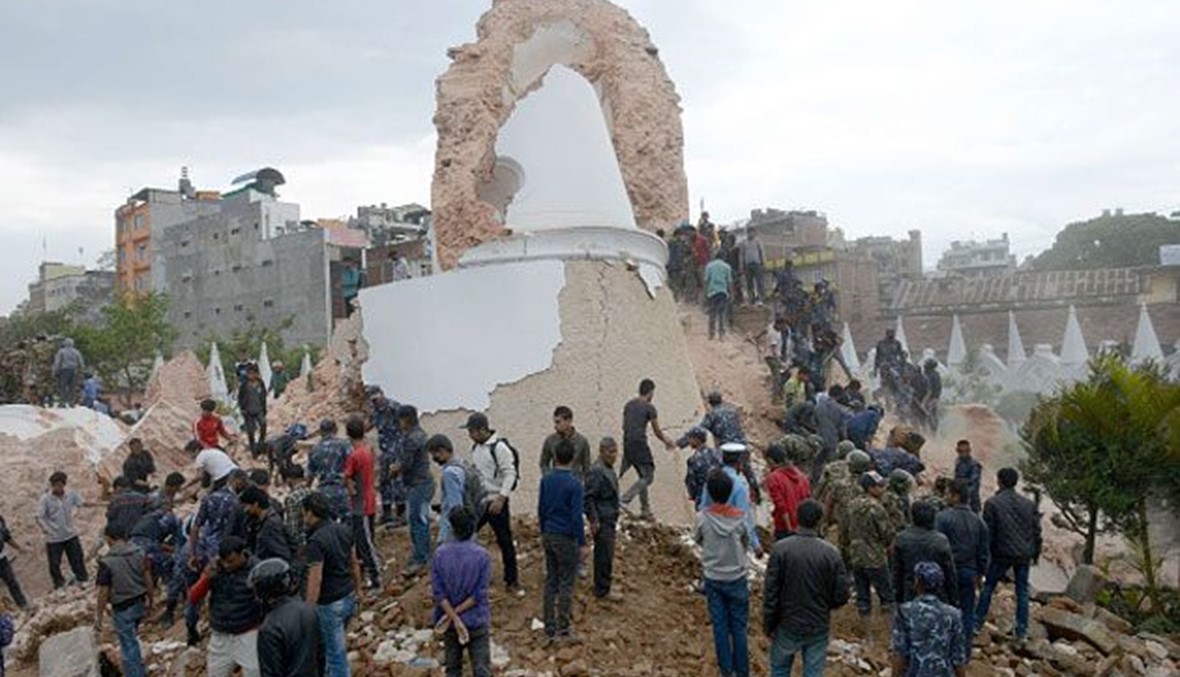 ارتفاع حصيلة ضحايا الزلزال في النيبال الى 5,057 قتيلاً