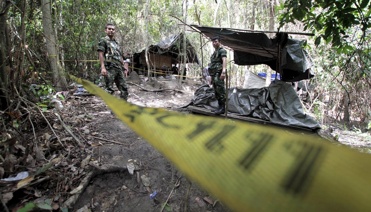 اخراج 26 جثة من مقبرة جماعية لمهاجرين غير شرعيين في جنوب تايلاند