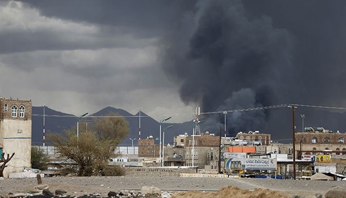 بالفيديو... إصابة طائرة للخطوط اليمنية في غارة على مطار صنعاء