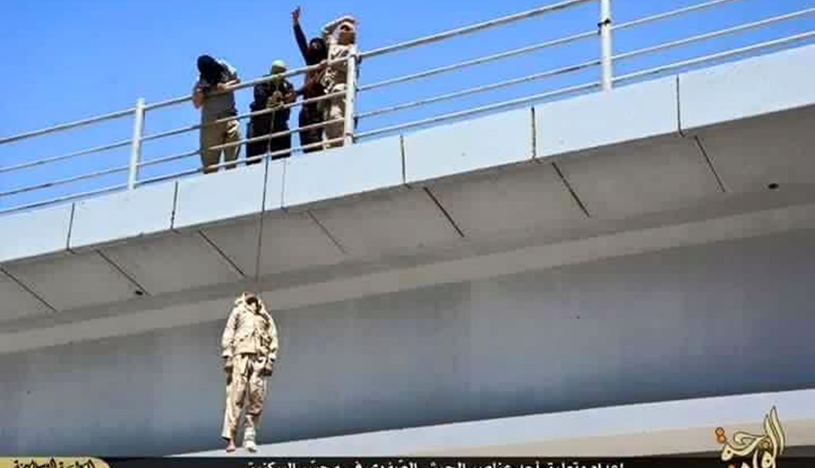 "داعش" شنق جندياً عراقياً