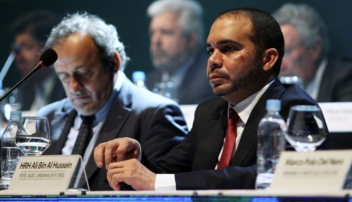 رئيس اتحاد الكرة القطري يرفض تأجيل انتخابات "الفيفا"