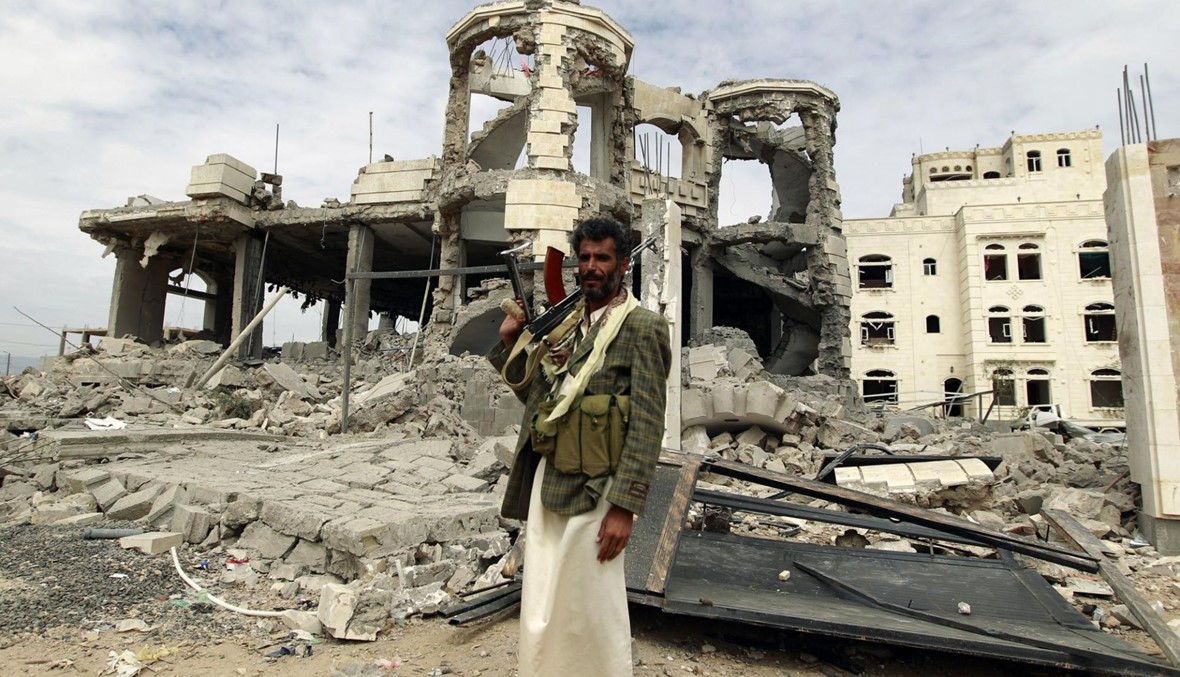 الحوثيون يفرجون عن أمريكي واحد على الأقل