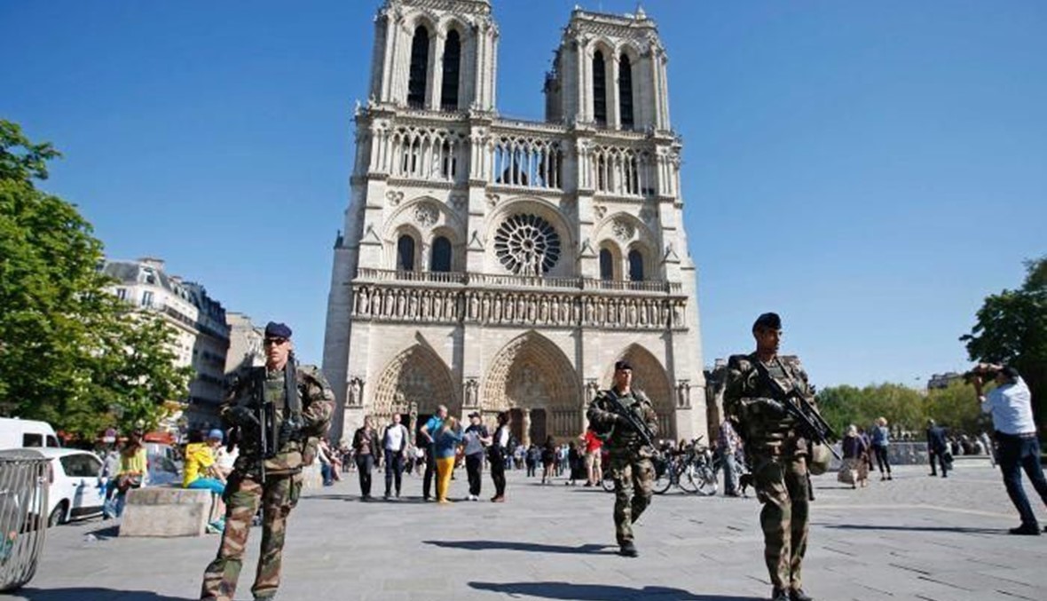 محاكمة عناصر من مجموعة إسلامية في تهمة التحضير لاعتداءات في فرنسا