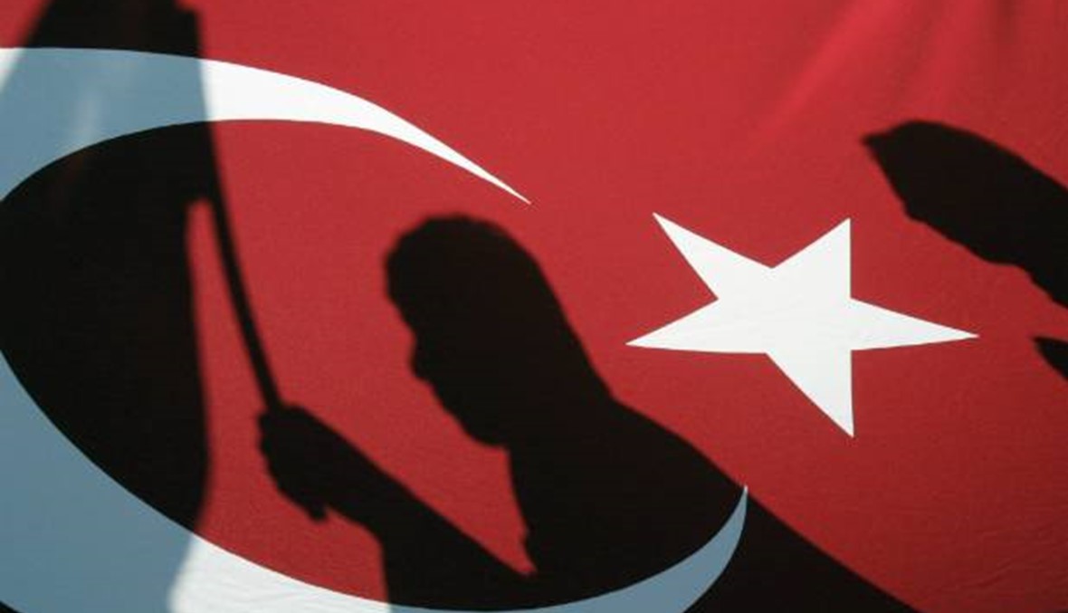 البرلمان التركي ينتخب رئيسه من الحزب الحاكم مقلصاً الآمال بتشكيل ائتلاف موسّع