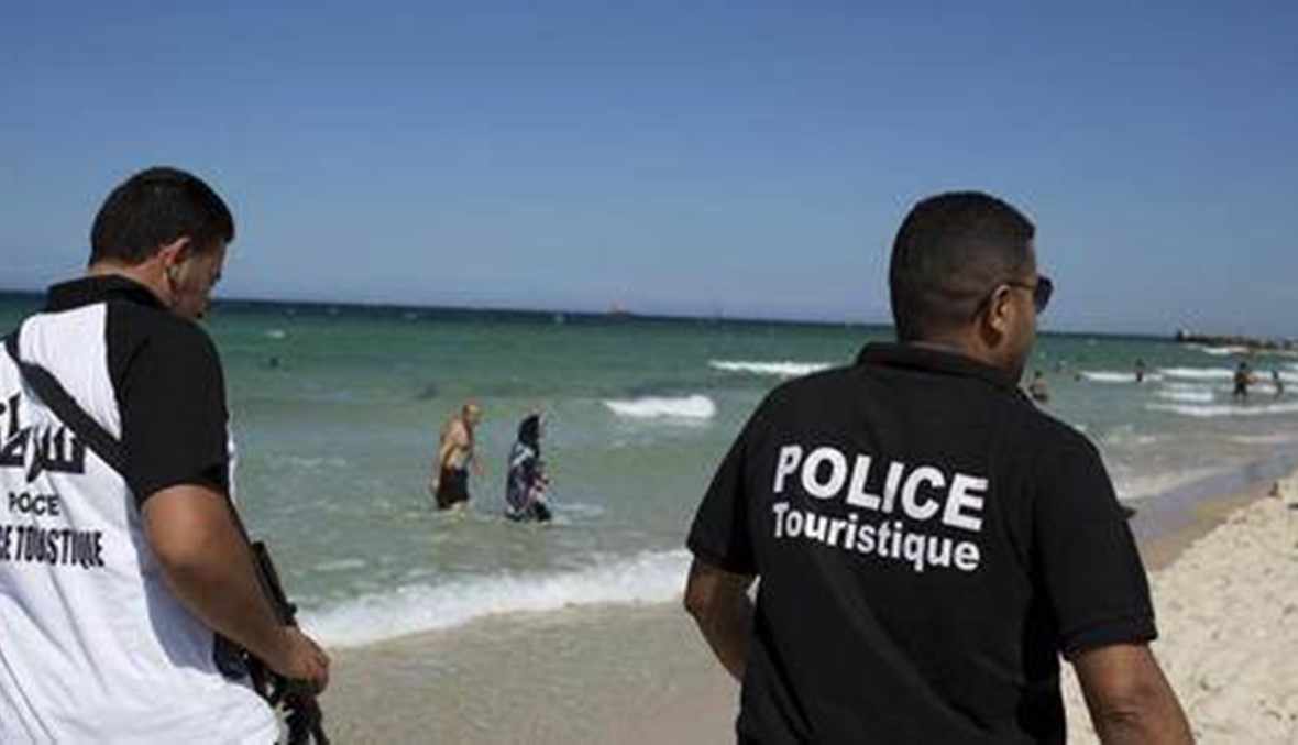 حكومة تونس تعتذر لرجل اعتقل للإشتباه في صلته بهجوم سوسة وتمنحه وظيفة