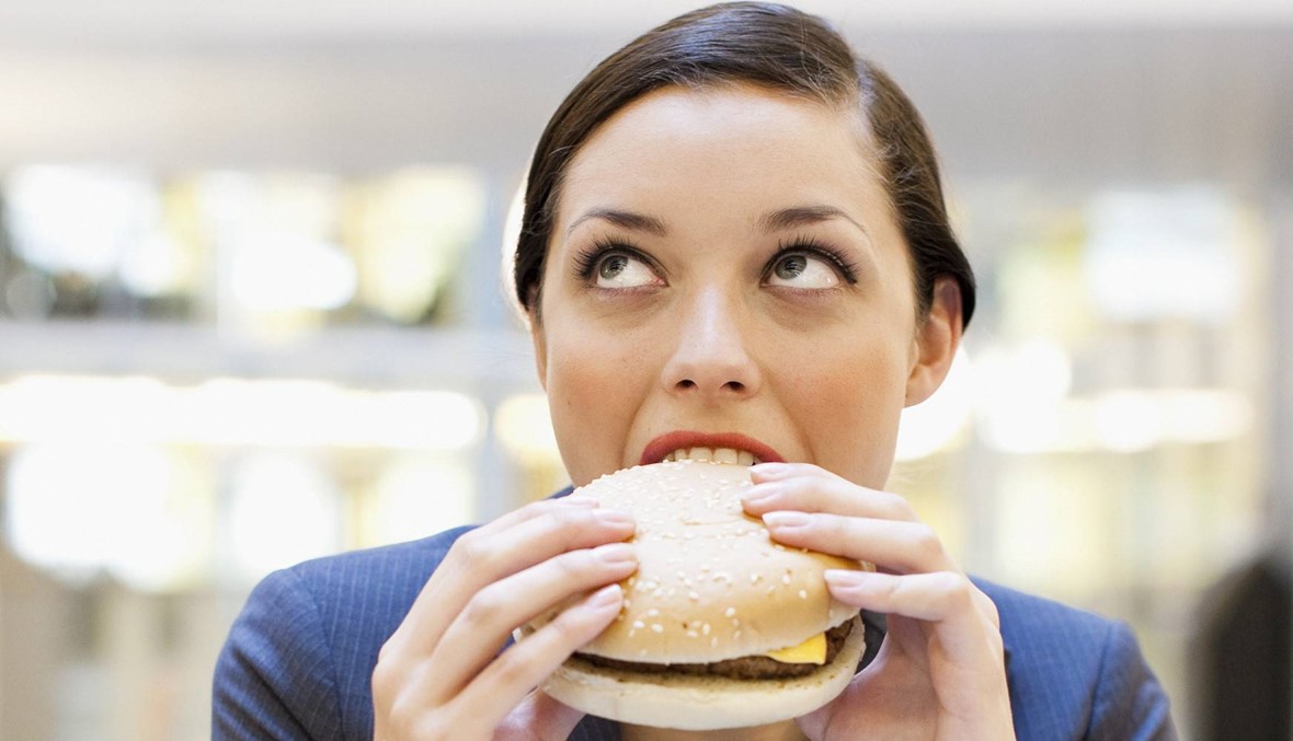هل الأطعمة السريعة تجعلك مزاجياً؟