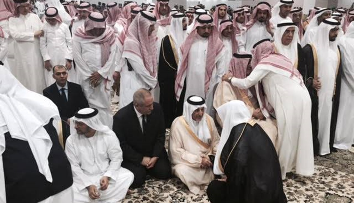 أداء صلاة الميت على سعود الفيصل في المسجد الحرام