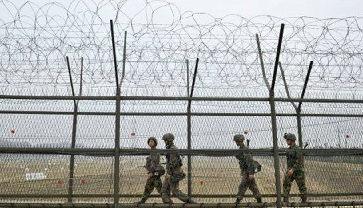اطلاق نار تحذيري على جنود كوريين شماليين على الحدود بين الكوريتين
