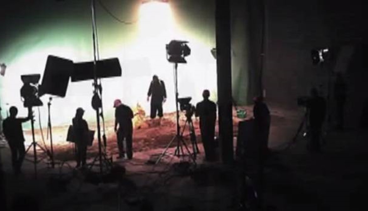 ماكين يخرج أفلام "داعش" ويفتخر بنفسه (فيديو)