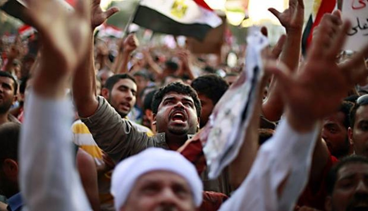 مصر تحيل 198 من مؤيدي "الإخوان" للقضاء العسكري