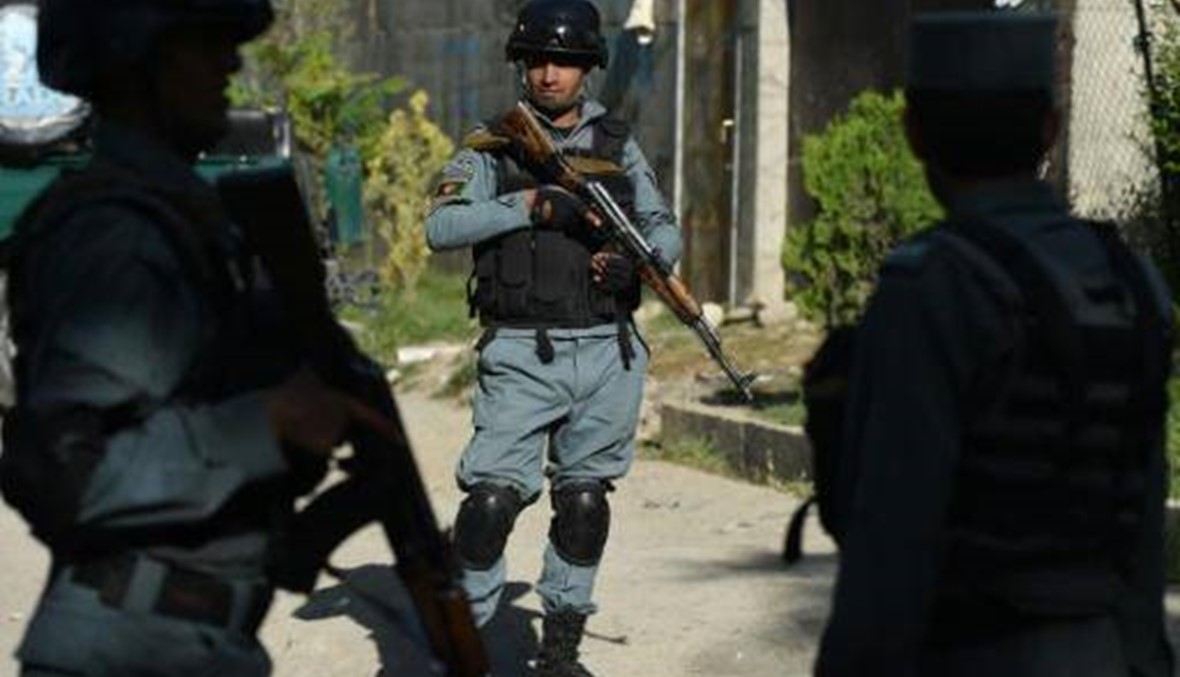استسلام اكثر من 100 شرطي افغاني لطالبان بعد مهاجمة قاعدتهم