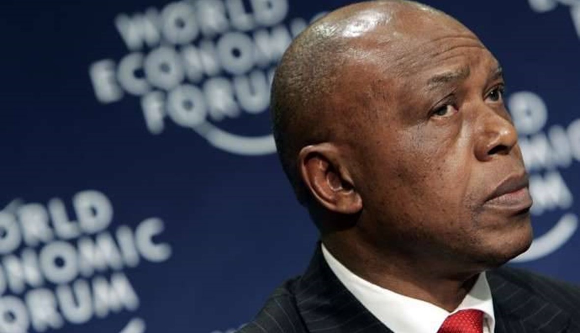 الأفريقي الجنوبي سيكسويل يترشح لرئاسة "الفيفا"