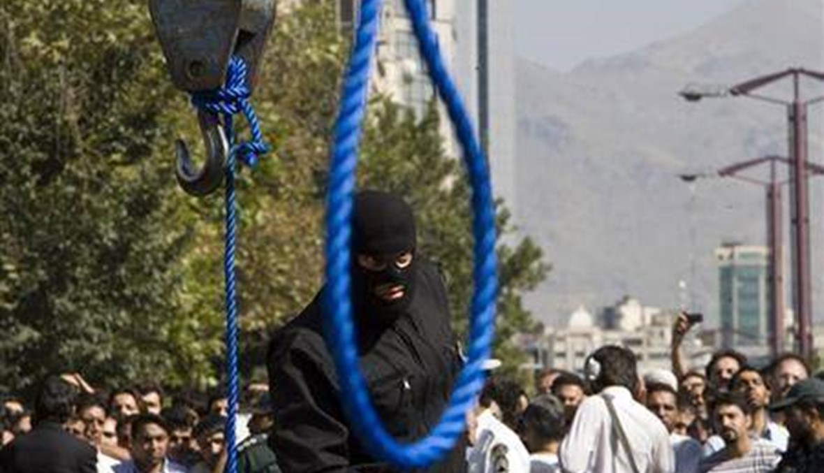 باريس تطلب من طهران عدم اعدام شخص دين بجريمة ارتكبها بينما كان قاصرا