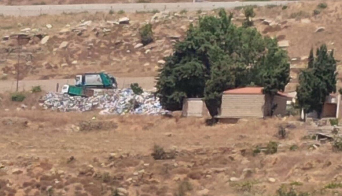 في انتهاك لحرمات الموت... النفايات فوق القبور في بحمدون- المحطة