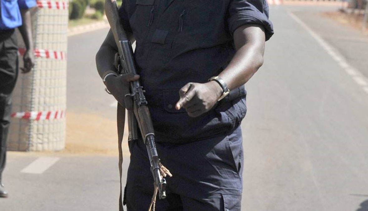 مقتل 12 شخصا بينهم 5 عسكريين في عملية احتجاز الرهائن بفندق في مالي