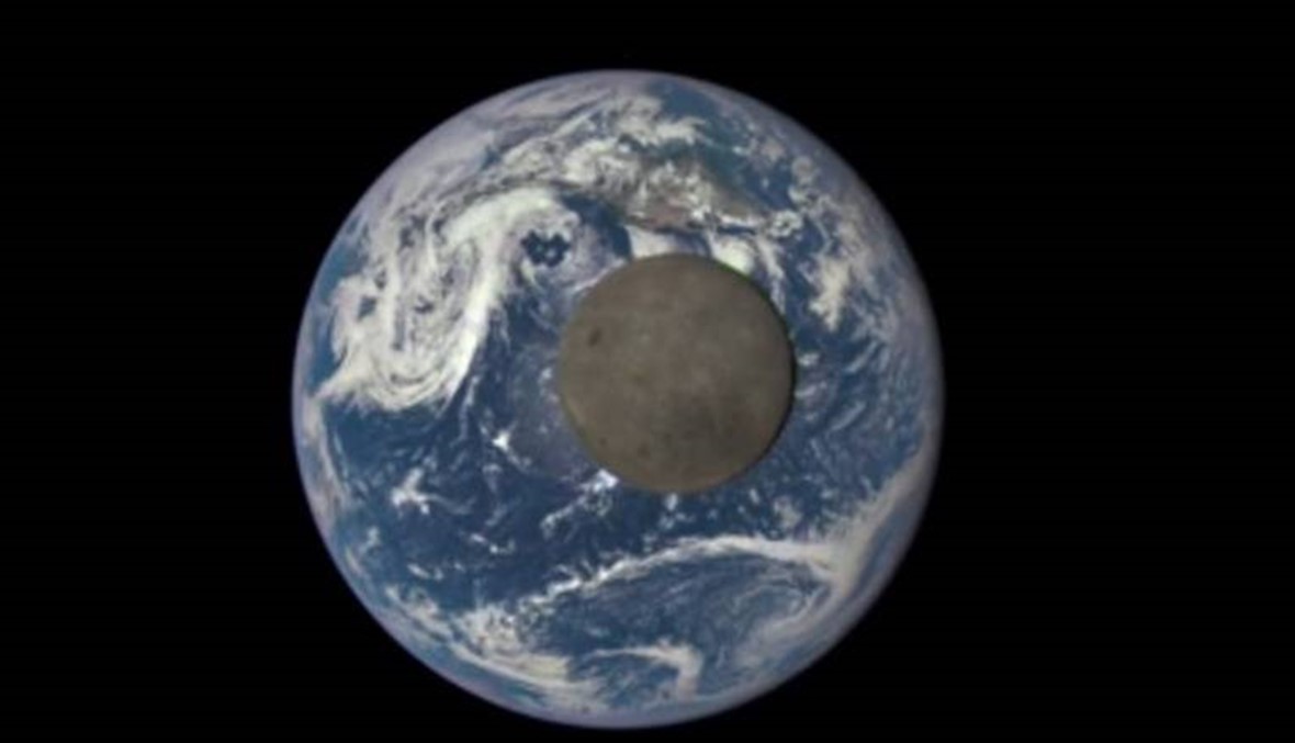 بالفيديو..."الجانب المظلم" لعبور القمر فوق الأرض