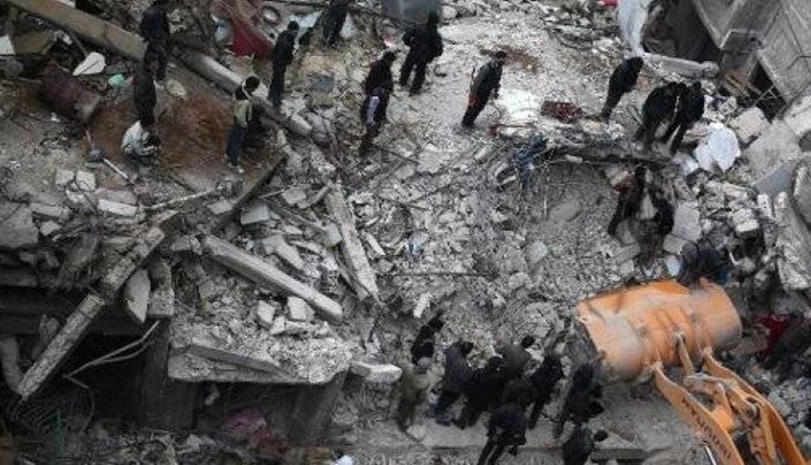 قصف وغارات على دوما السورية و"داعش" تهدم ديرا وينقل مخطوفين مسيحيين