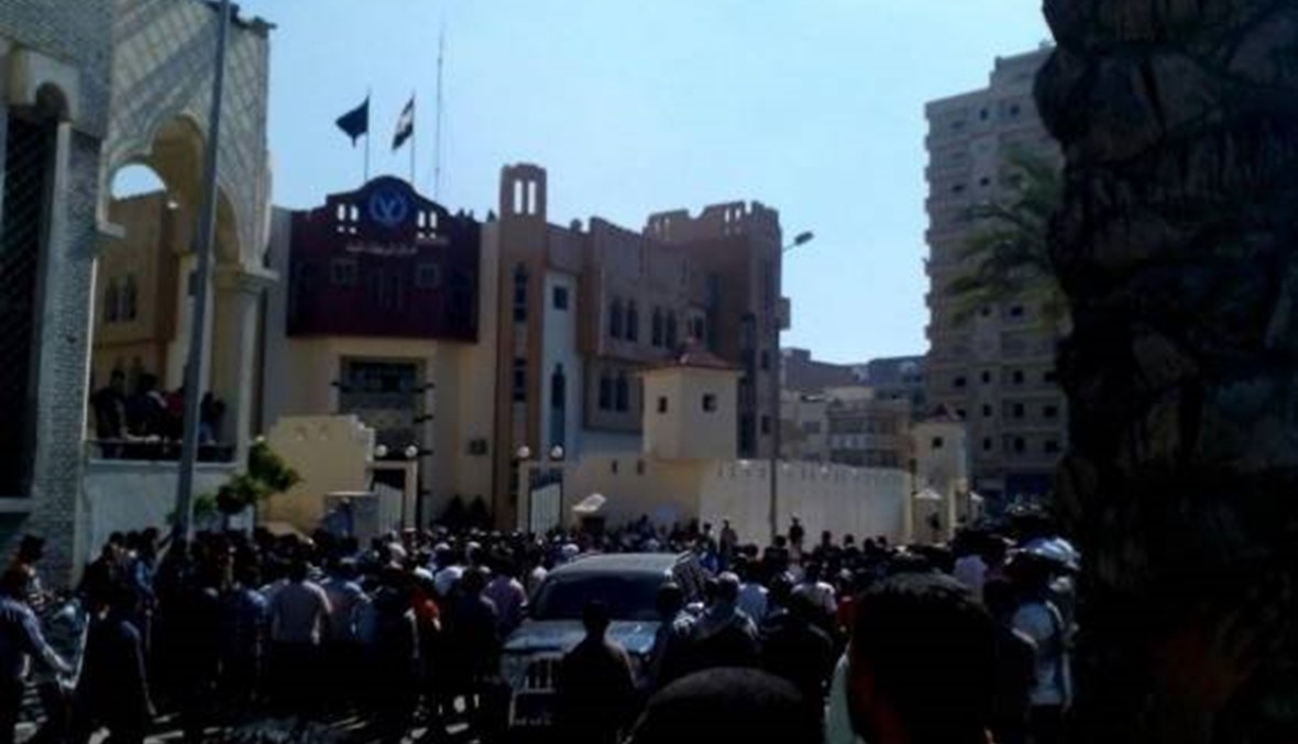 مقتل شرطيين اثنين واصابة 24 آخرين في هجوم على حافلة تقلهم شمال مصر