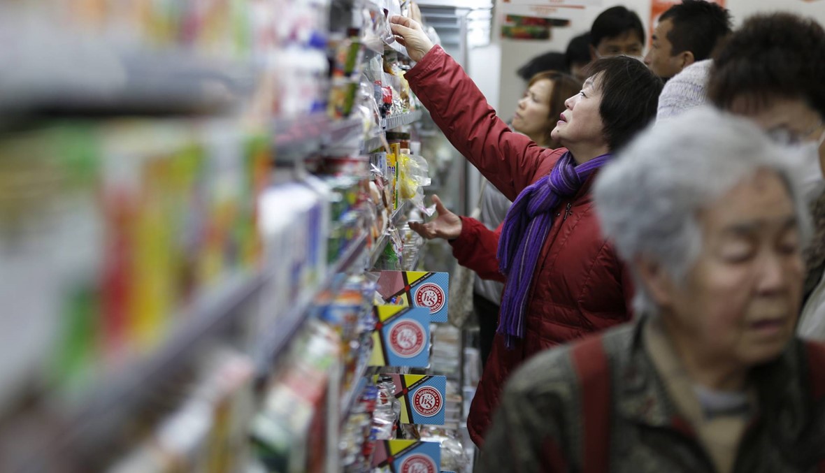 تباطؤ التضخم وإنفاق المستهلكين في اليابان خلال تموز