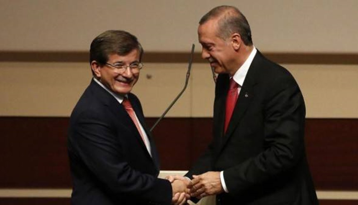 أوغلو يعرض تشكيلة الحكومة الانتقالية الى اردوغان