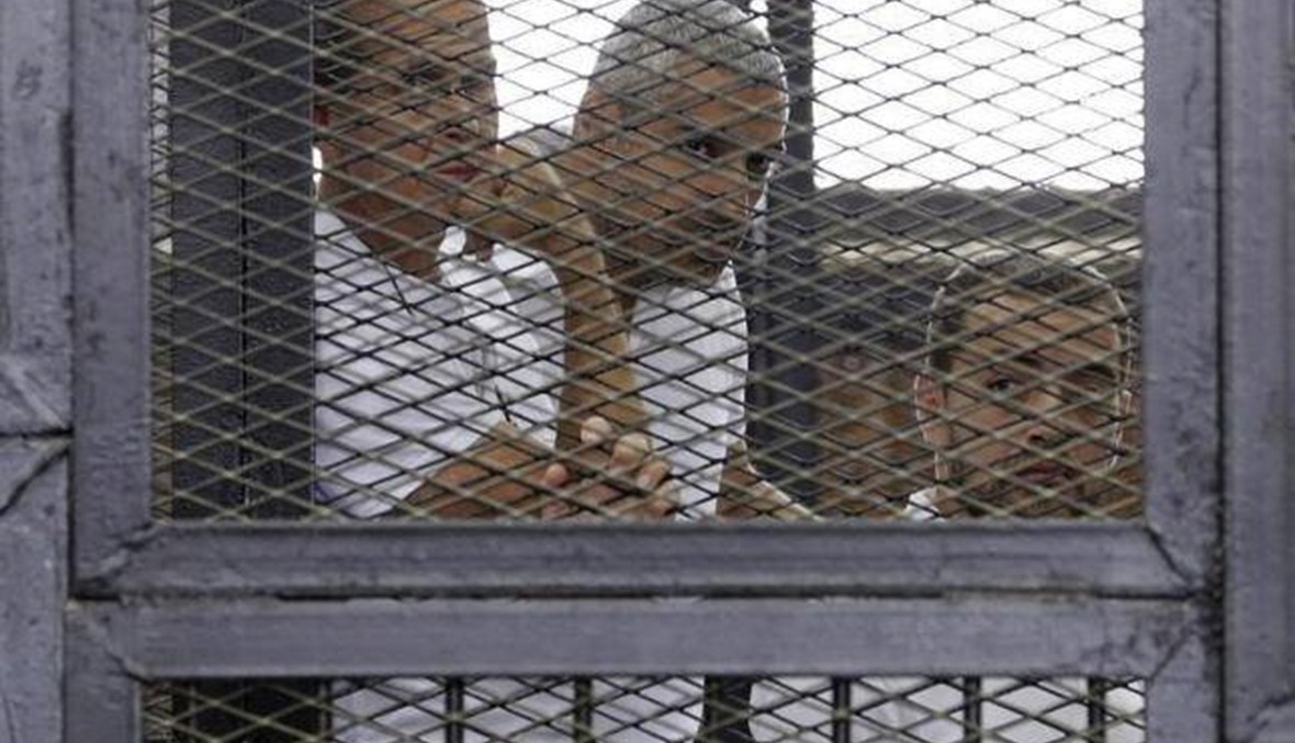 محكمة مصرية تقضي بالسجن المشدد 3 سنوات لصحفيي قناة "الجزيرة"
