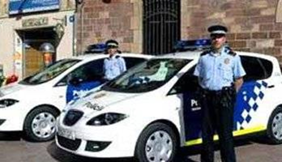 الشرطة السلوفاكية تعتقل سائقي شاحنتين تقلان مهاجرين