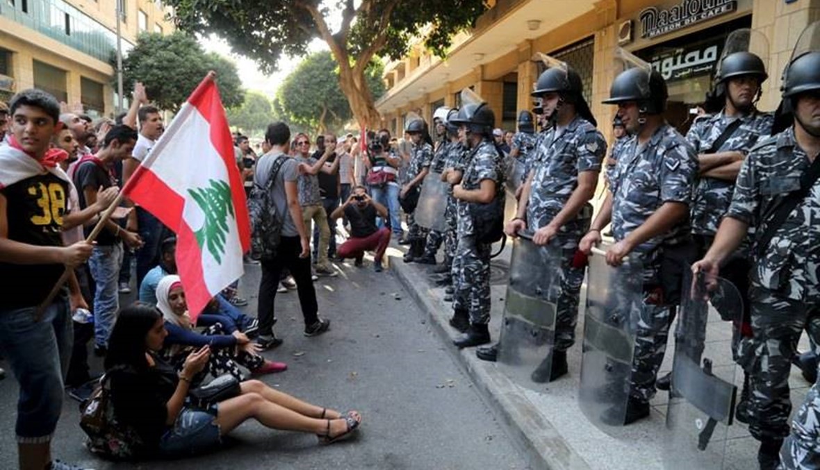 الانتفاضة من الساحة إلى الوزارة... المشنوق و"طلعت ريحتكم" في الطبقة نفسها