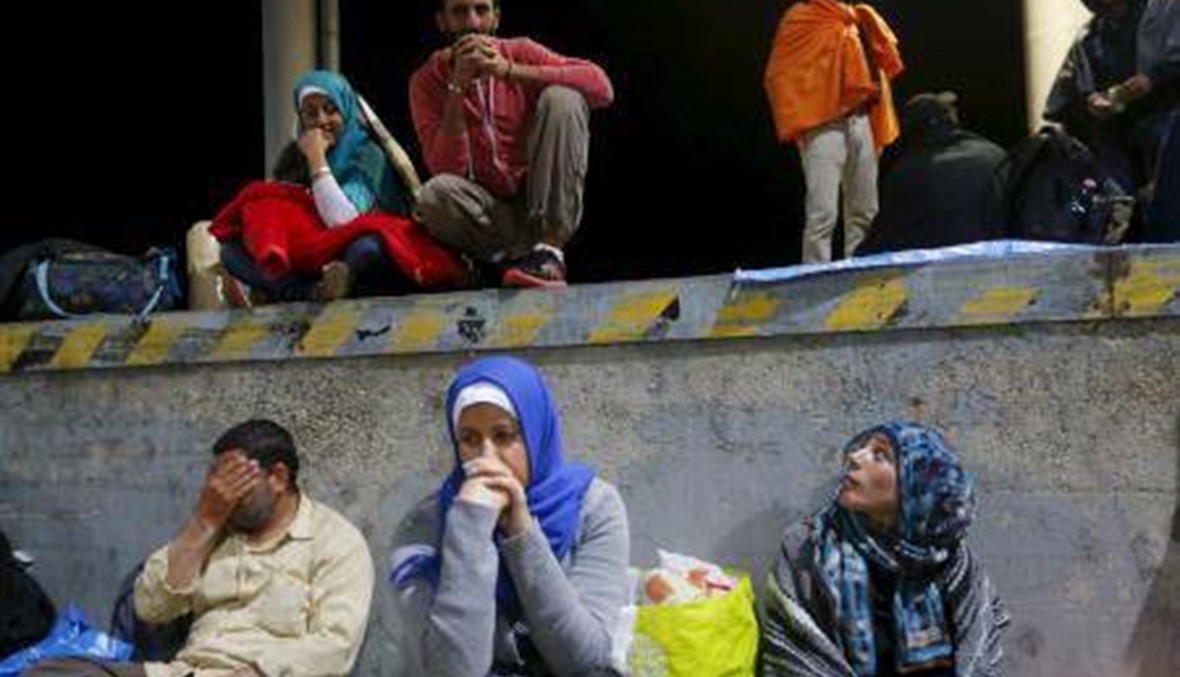 ميركل: ألمانيا تستطيع تدبير أمر اللاجئين من دون زيادة الضرائب