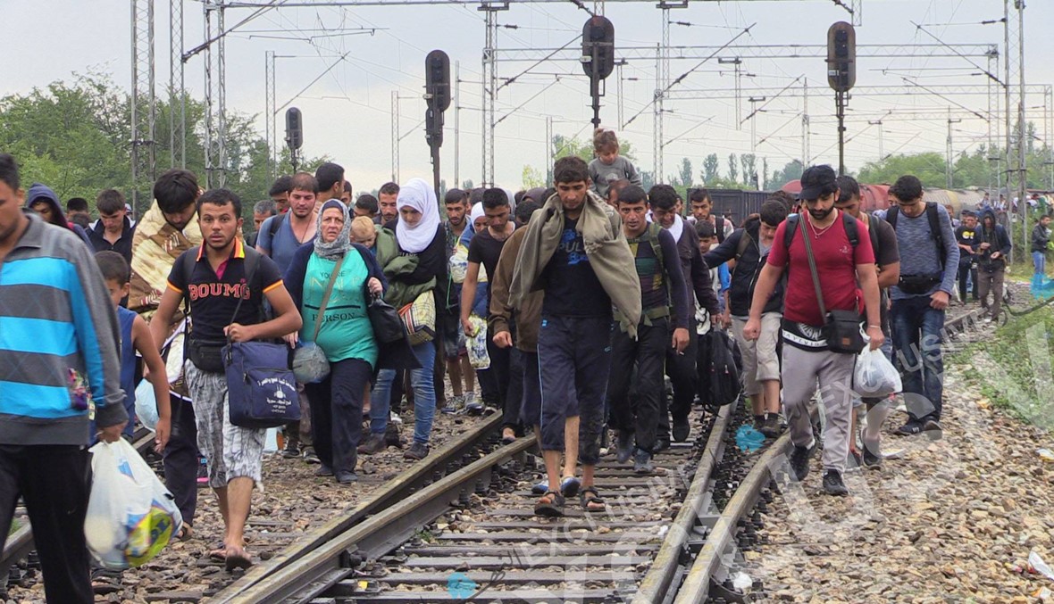 الامطار تحول حياة المهاجرين على حدود صربيا جحيماً