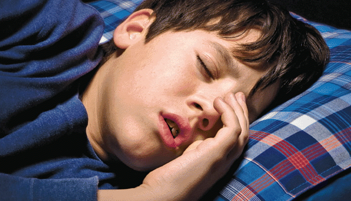 توقف التنفّس أثناء النوم قد يضرّ علامات أولادكم المدرسية
