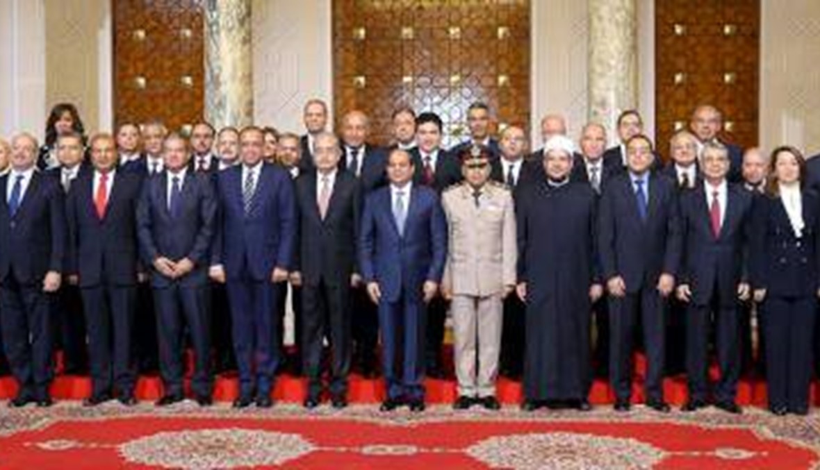 الحكومة المصرية الجديدة تقسم اليمين... وهؤلاء وزراءها