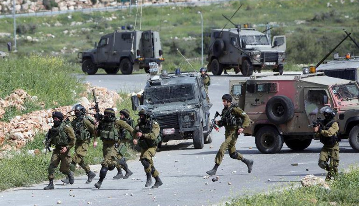 الجيش الاسرائيلي يطارد المسؤولين عن مقتل مستوطنَيْن بالضفة
