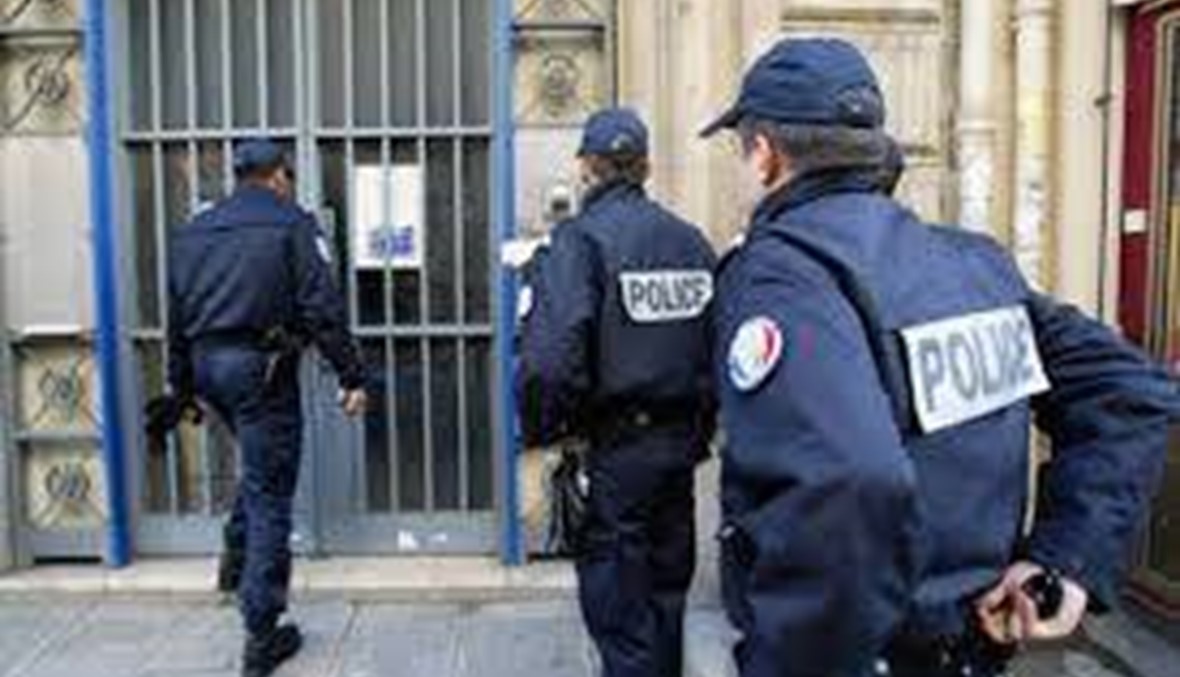 رجال الشرطة الفرنسية يتظاهرون ضد الحكومة احتجاجا على زيادة اعبائهم